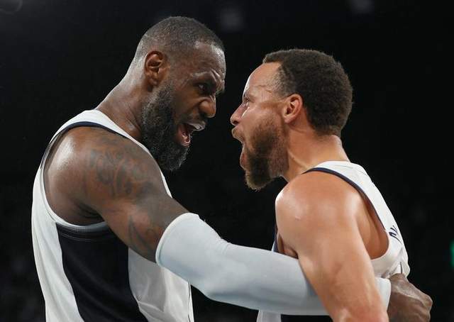 天天盈球官网-1229胜封神！詹姆斯把赢球纪录刻上自己名字